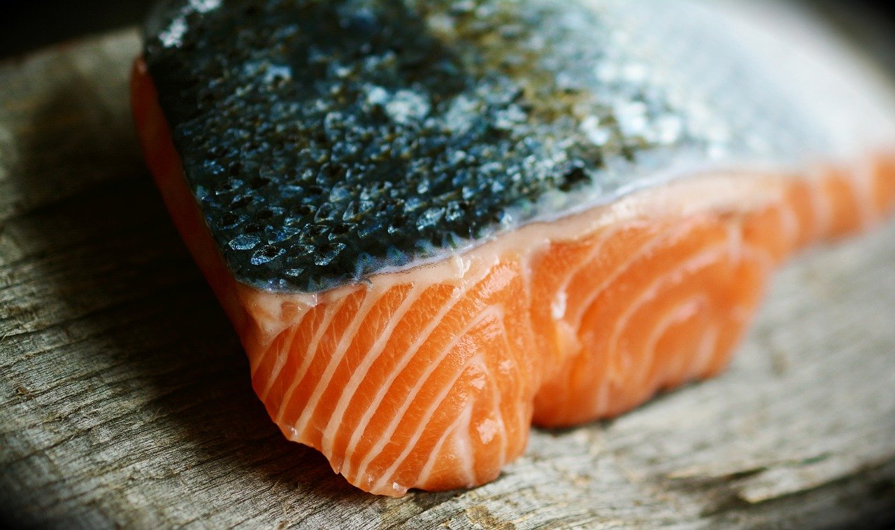 El salmón es muy beneficioso para la salud y para combatir los excesos navideños