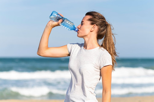 Beber Agua Sana y seguir una dieta saludable y equilibrada garantiza una buena salud ósea