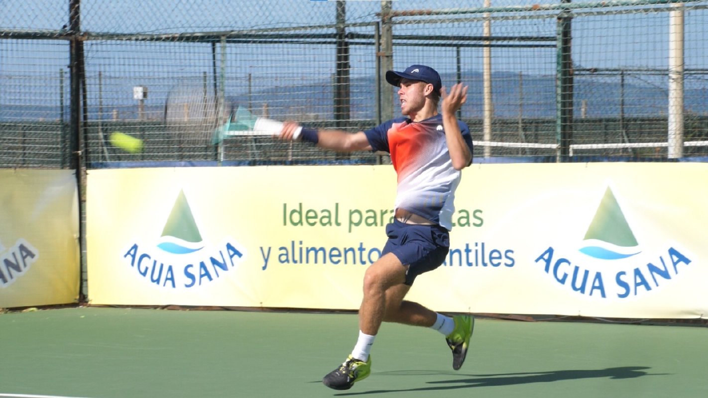 Arantxa Sánchez Vicario entregó los premios a los vencedores del Vigo Tennis Open under 18 2022